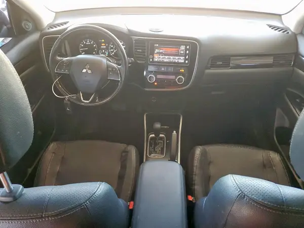 JA4AD3A36HZ001772 2017 MITSUBISHI OUTLANDER - Image 8