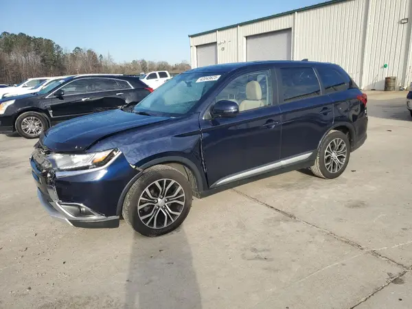 JA4AD3A36HZ004882 2017 MITSUBISHI OUTLANDER - Image 1