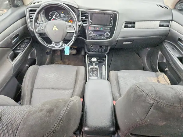 JA4AD3A36HZ010956 2017 MITSUBISHI OUTLANDER - Image 8