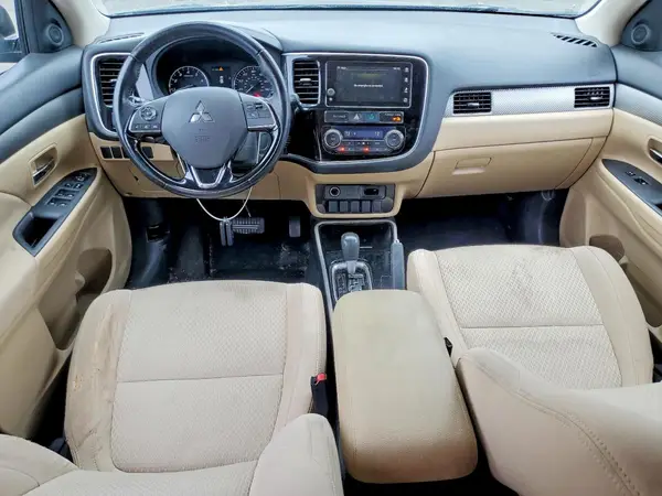 JA4AD3A36HZ011699 2017 MITSUBISHI OUTLANDER - Image 8