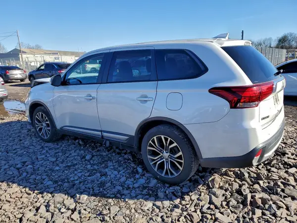 JA4AD3A36HZ014389 2017 MITSUBISHI OUTLANDER - Image 2