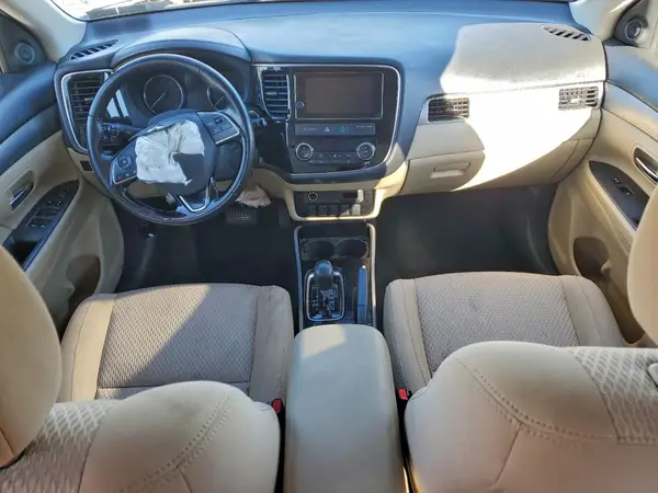 JA4AD3A36HZ014389 2017 MITSUBISHI OUTLANDER - Image 8