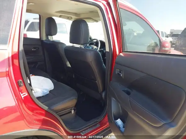 JA4AD3A36HZ016577 2017 MITSUBISHI OUTLANDER - Image 8