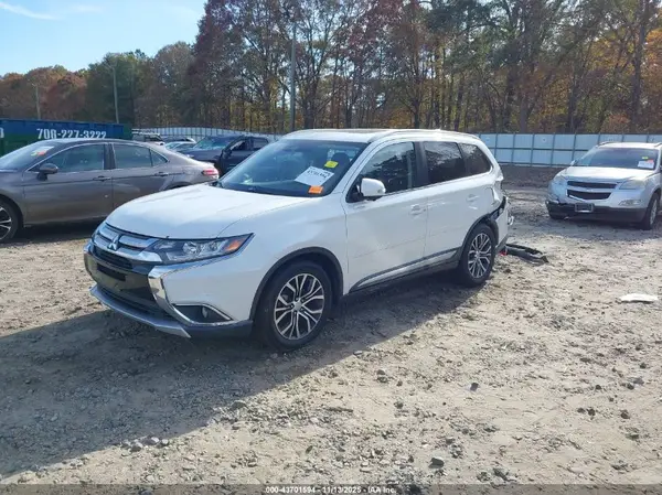 JA4AD3A36HZ023478 2017 MITSUBISHI OUTLANDER - Image 2