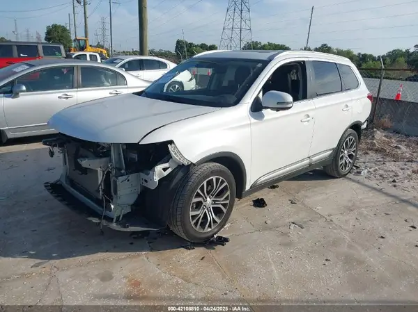 JA4AD3A36HZ032374 2017 MITSUBISHI OUTLANDER - Image 2