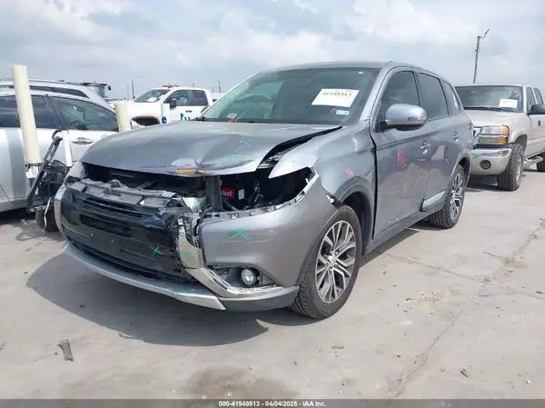 JA4AD3A36HZ034657 2017 MITSUBISHI OUTLANDER - Image 2