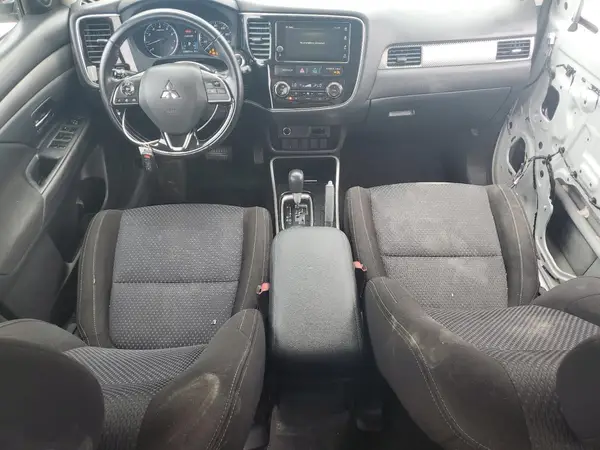 JA4AD3A36HZ036151 2017 MITSUBISHI OUTLANDER - Image 8