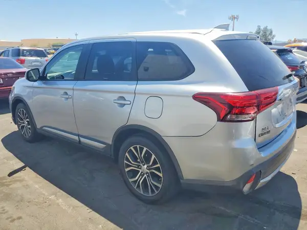 JA4AD3A36HZ037011 2017 MITSUBISHI OUTLANDER - Image 2