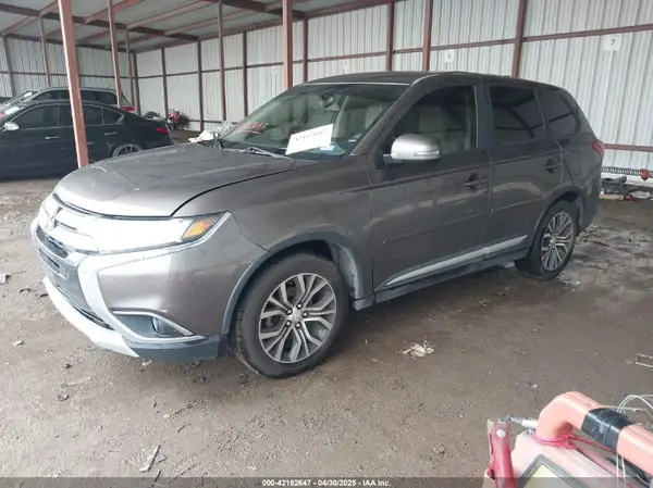 JA4AD3A36HZ039602 2017 MITSUBISHI OUTLANDER - Image 2