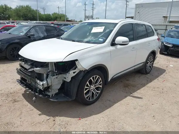 JA4AD3A36HZ039857 2017 MITSUBISHI OUTLANDER - Image 2