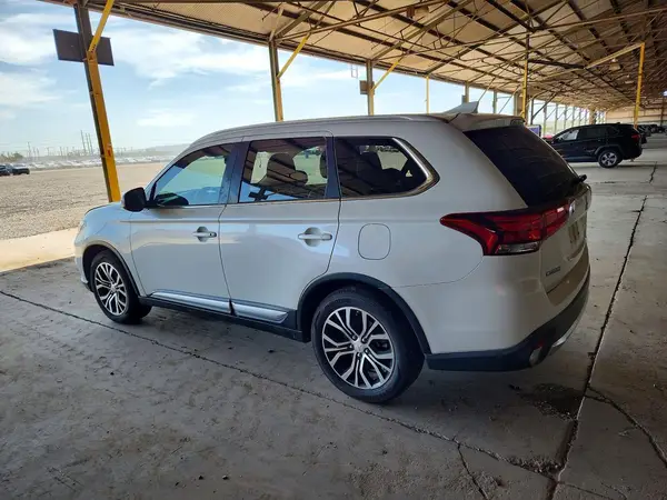 JA4AD3A36HZ048977 2017 MITSUBISHI OUTLANDER - Image 2
