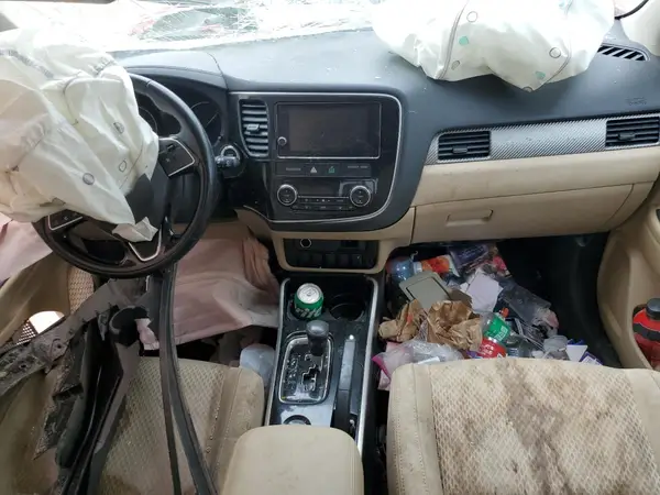 JA4AD3A36HZ050762 2017 MITSUBISHI OUTLANDER - Image 8