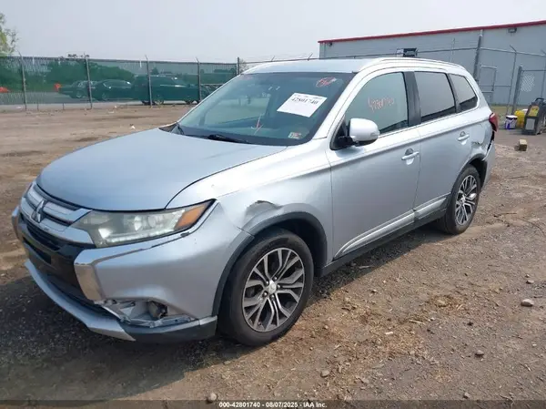 JA4AD3A36HZ050826 2017 MITSUBISHI OUTLANDER - Image 2