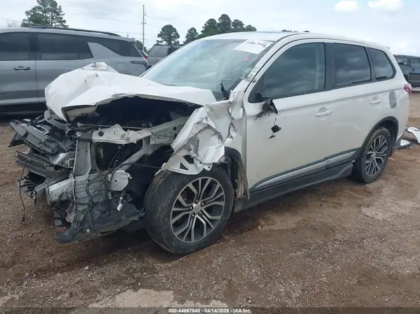 JA4AD3A36HZ051913 2017 MITSUBISHI OUTLANDER - Image 2