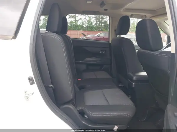 JA4AD3A36HZ051913 2017 MITSUBISHI OUTLANDER - Image 8
