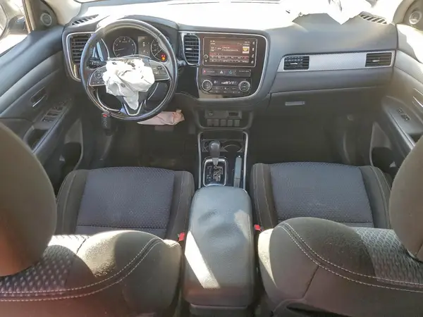 JA4AD3A36HZ055296 2017 MITSUBISHI OUTLANDER - Image 8