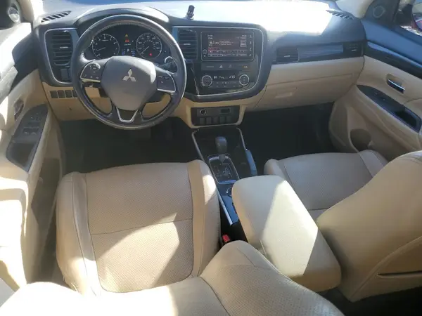 JA4AD3A36HZ057467 2017 MITSUBISHI OUTLANDER - Image 8