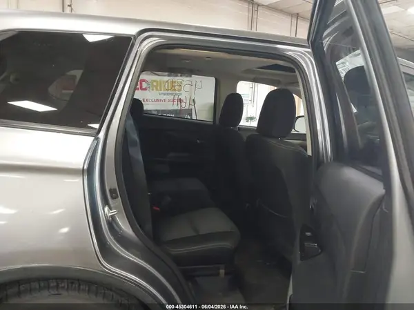 JA4AD3A36HZ058134 2017 MITSUBISHI OUTLANDER - Image 8