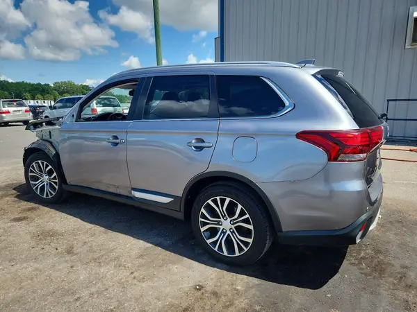 JA4AD3A36HZ058196 2017 MITSUBISHI OUTLANDER - Image 2