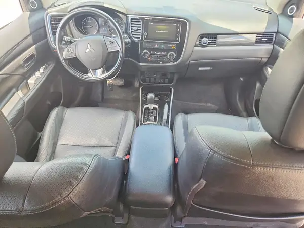 JA4AD3A36HZ058196 2017 MITSUBISHI OUTLANDER - Image 8