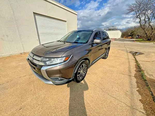 JA4AD3A36HZ065259 2017 MITSUBISHI OUTLANDER - Image 2