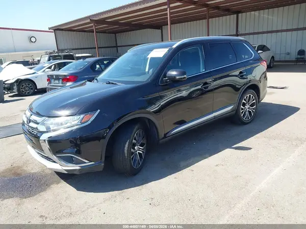 JA4AD3A36HZ068520 2017 MITSUBISHI OUTLANDER - Image 2