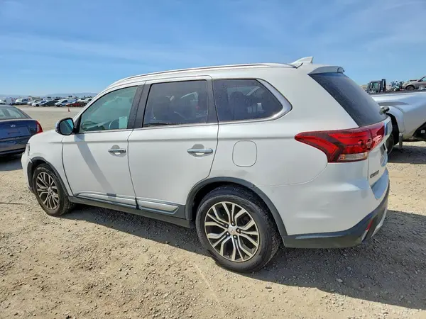 JA4AD3A36HZ070901 2017 MITSUBISHI OUTLANDER - Image 2