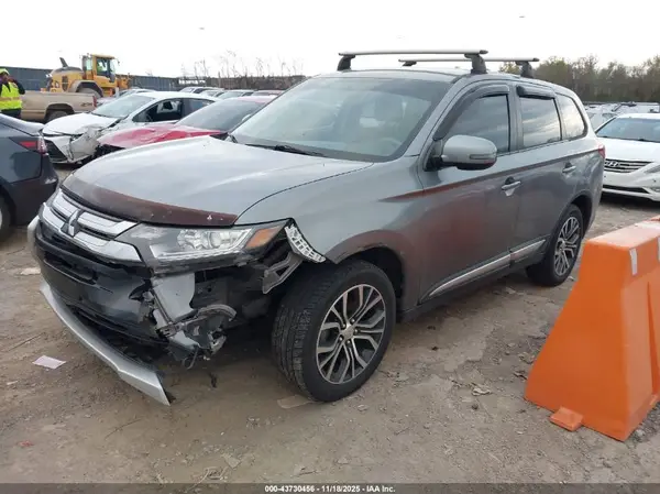JA4AD3A36JJ000920 2018 MITSUBISHI OUTLANDER - Image 2