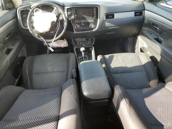 JA4AD3A36JZ002572 2018 MITSUBISHI OUTLANDER - Image 8