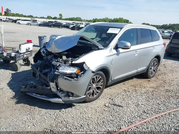 JA4AD3A36JZ003110 2018 MITSUBISHI OUTLANDER - Image 2