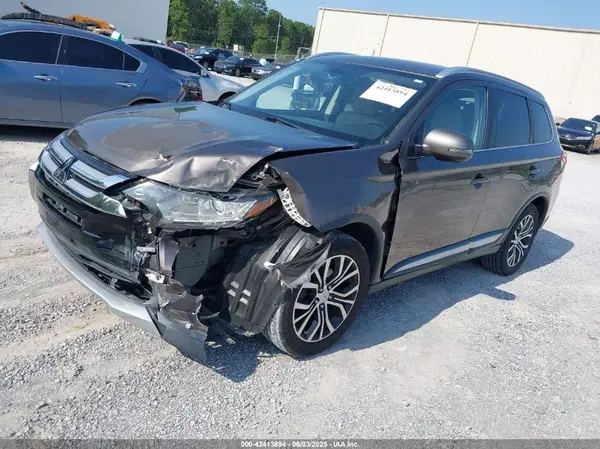 JA4AD3A36JZ003236 2018 MITSUBISHI OUTLANDER - Image 2