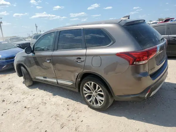 JA4AD3A36JZ005973 2018 MITSUBISHI OUTLANDER - Image 2