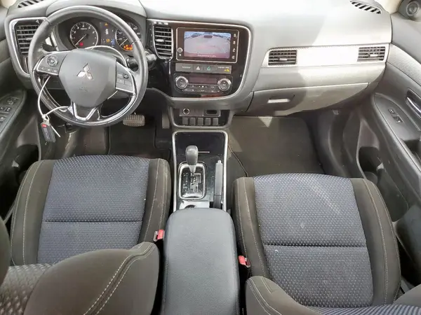 JA4AD3A36JZ016035 2018 MITSUBISHI OUTLANDER - Image 8