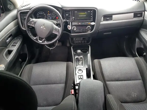 JA4AD3A36JZ016908 2018 MITSUBISHI OUTLANDER - Image 8