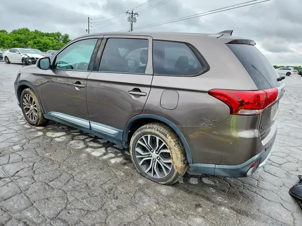 JA4AD3A36JZ017556 2018 MITSUBISHI OUTLANDER - Image 2