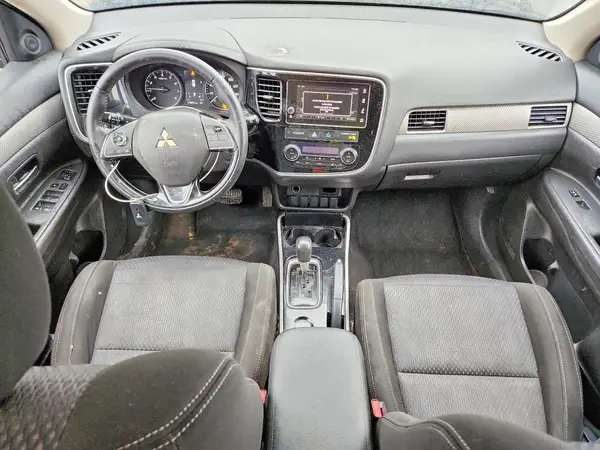 JA4AD3A36JZ017556 2018 MITSUBISHI OUTLANDER - Image 8
