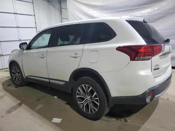 JA4AD3A36JZ018092 2018 MITSUBISHI OUTLANDER - Image 2