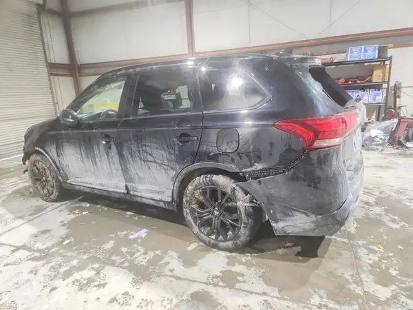JA4AD3A36JZ019047 2018 MITSUBISHI OUTLANDER - Image 2