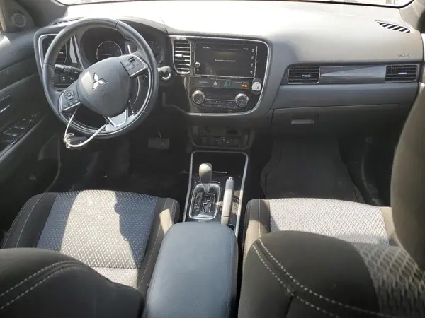 JA4AD3A36JZ019064 2018 MITSUBISHI OUTLANDER - Image 8