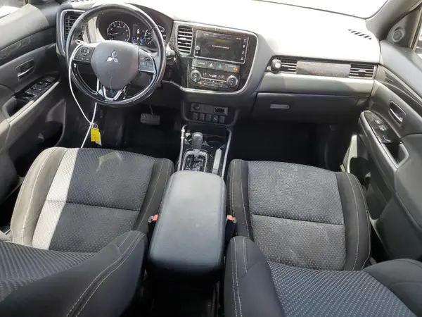 JA4AD3A36JZ019579 2018 MITSUBISHI OUTLANDER - Image 8
