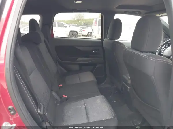 JA4AD3A36JZ036527 2018 MITSUBISHI OUTLANDER - Image 8