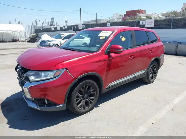 JA4AD3A36JZ040447 2018 MITSUBISHI OUTLANDER - Image 2