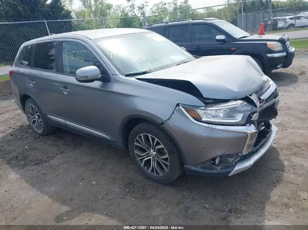 JA4AD3A36JZ043199 2018 MITSUBISHI OUTLANDER - Image 1