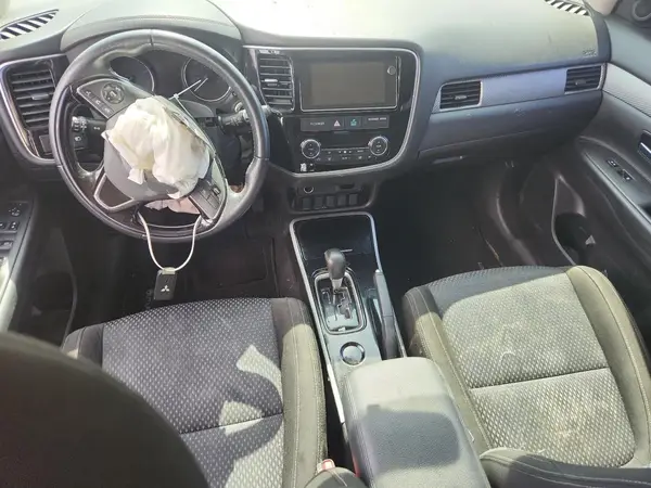 JA4AD3A36JZ051271 2018 MITSUBISHI OUTLANDER - Image 8