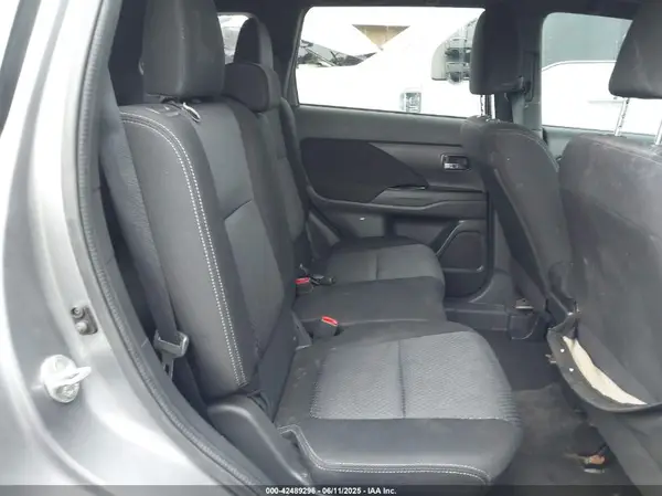 JA4AD3A36JZ054056 2018 MITSUBISHI OUTLANDER - Image 8