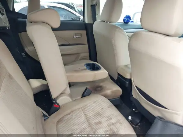 JA4AD3A36JZ058883 2018 MITSUBISHI OUTLANDER - Image 8
