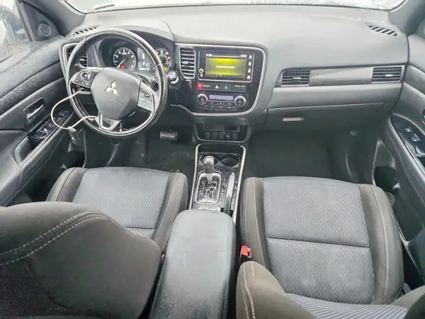 JA4AD3A36JZ058947 2018 MITSUBISHI OUTLANDER - Image 8