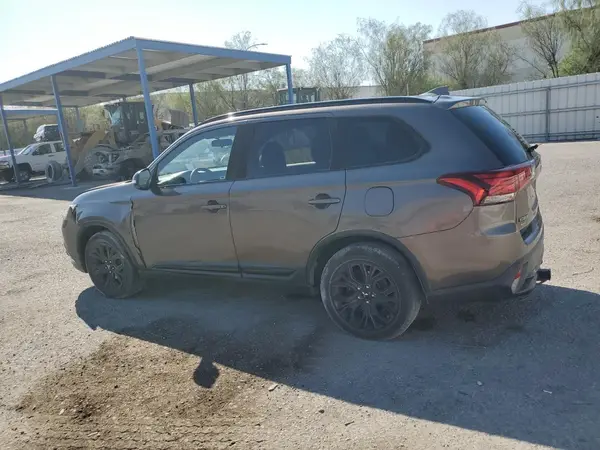 JA4AD3A36JZ060147 2018 MITSUBISHI OUTLANDER - Image 2