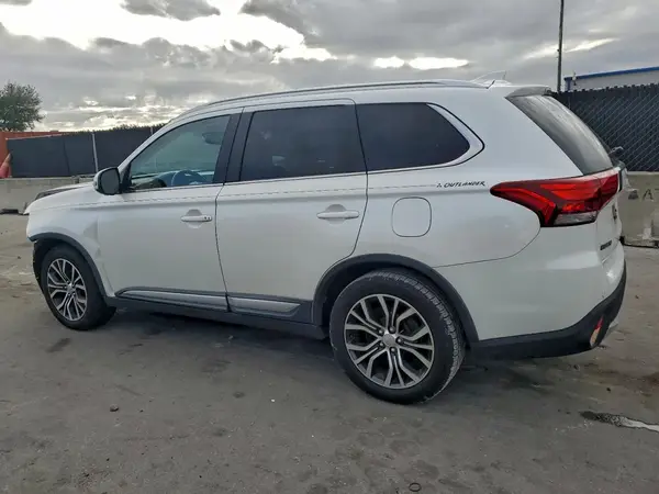 JA4AD3A36JZ060312 2018 MITSUBISHI OUTLANDER - Image 2