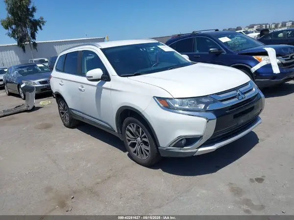 JA4AD3A36JZ061024 2018 MITSUBISHI OUTLANDER - Image 1